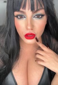 Laura Izzo modella OnlyFans italiana