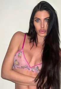 Contenuti esclusivi di Sara Montagna