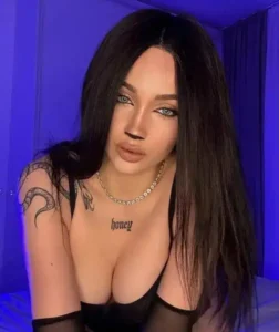 Sophie Sapphire creator italiana su OnlyFans